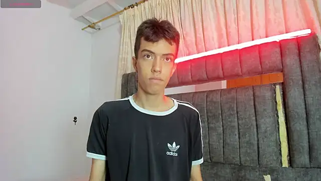 Snapshot of dylan_202520_ chatting on October 13, 11:54 am dylan 202520 online show from October 13, 11:54 am