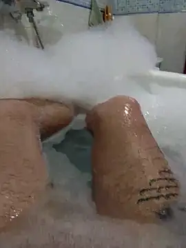 Snapshot of gigilola84 chatting on May 16, 5:23 pm gigilola84 online show from May 16, 5:23 pm