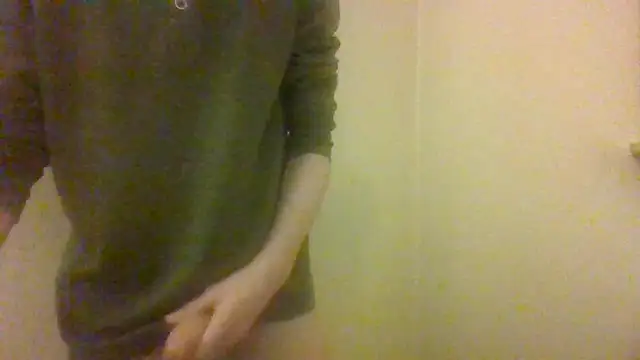 Snapshot of your_boy_toy18 chatting on October 1, 11:38 am your boy toy18 online show from October 1, 11:38 am