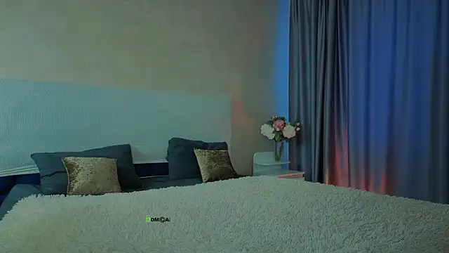  sophielov online show from May 17, 3:04 am