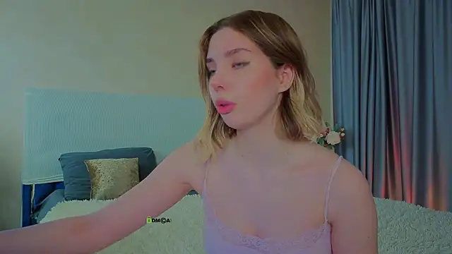  sophielov online show from May 21, 8:05 pm