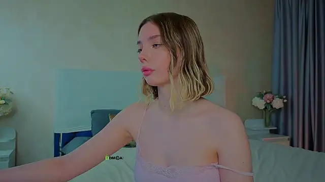  sophielov online show from May 29, 10:52 pm