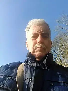 Snapshot of slaveman4you chatting on March 9, 4:11 pm slaveman4you online show from March 9, 4:11 pm