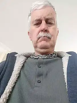 Snapshot of slaveman4you chatting on March 20, 9:14 am slaveman4you online show from March 20, 9:14 am