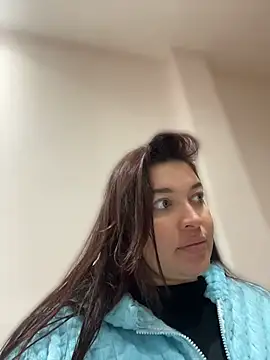 Snapshot of sarahreyess_11 chatting on June 23, 10:46 am sarahreyess 11 online show from June 23, 10:46 am
