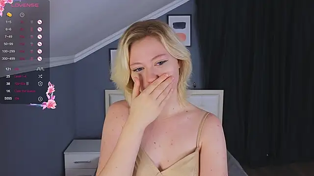 Snapshot of Violet_Willis chatting on October 1, 3:07 pm Violet Willis online show from October 1, 3:07 pm