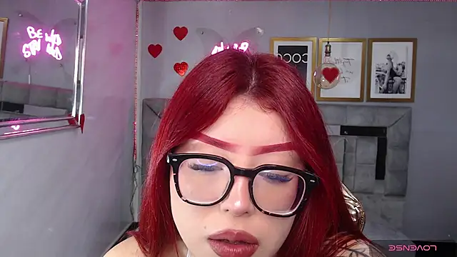 Snapshot of Red_Bunny_v chatting on February 16, 1:29 pm Red Bunny v online show from February 16, 1:29 pm