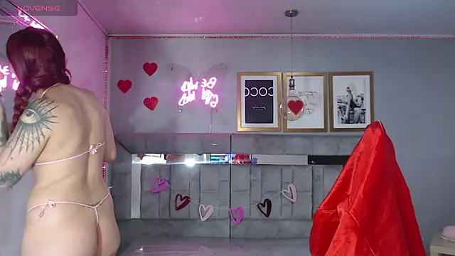Snapshot of Red_Bunny_v chatting on February 21, 1:12 pm Red Bunny v online show from February 21, 1:12 pm