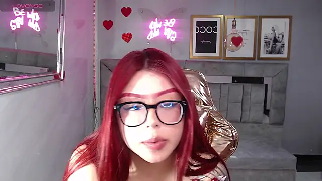 Snapshot of Red_Bunny_v chatting on February 26, 1:26 am Red Bunny v online show from February 26, 1:26 am