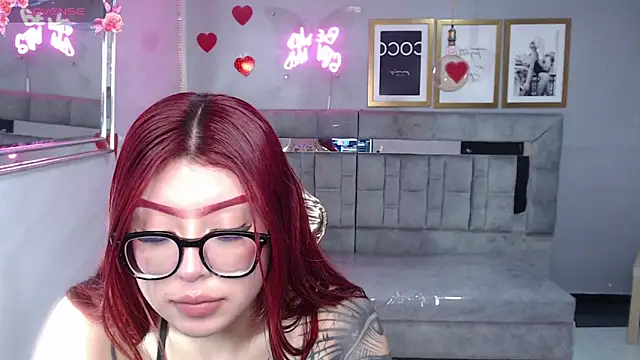 Snapshot of Red_Bunny_v chatting on March 8, 1:14 am Red Bunny v online show from March 8, 1:14 am