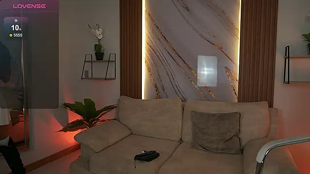 GiaNovak online show from December 18, 7:09 pm