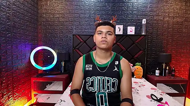 DannySamm online show from December 19, 3:46 am