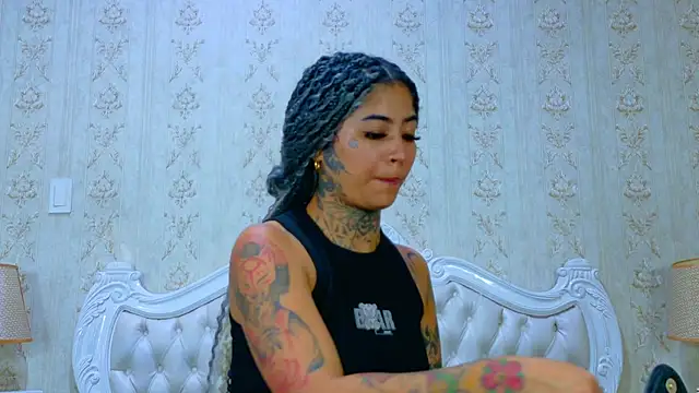 EmilieLake online show from February 11, 2:22 pm