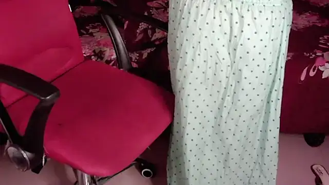 Snapshot of Sexy_Ara__Baby chatting on October 9, 6:06 pm Sexy Ara Baby online show from October 9, 6:06 pm