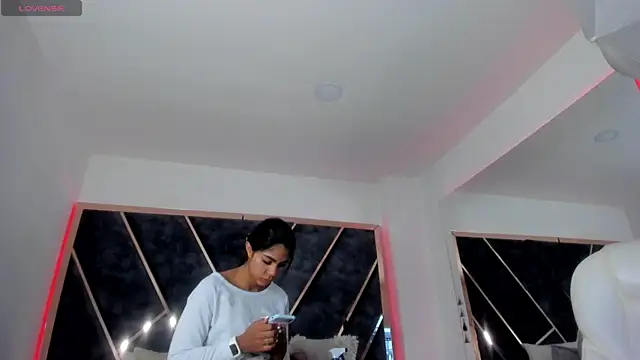 SusanaHenao online show from March 24, 5:18 pm