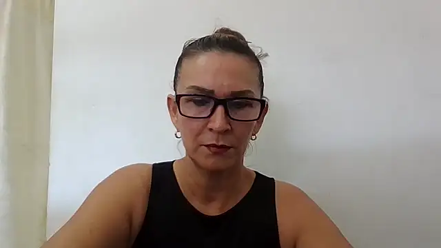 Snapshot of MiaVega chatting on February 11, 3:06 pm MiaVega online show from February 11, 3:06 pm