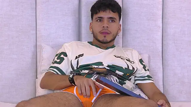 AlexanderJordan online show from November 16, 6:41 am