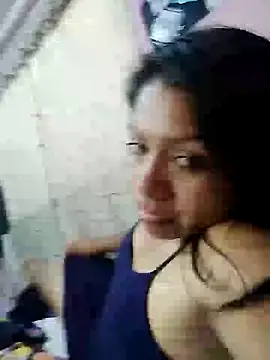 Snapshot of Alexxxia69 chatting on October 17, 9:39 pm Alexxxia69 online show from October 17, 9:39 pm