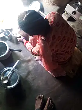 Snapshot of parmila203 chatting on February 7, 2:15 am parmila203 online show from February 7, 2:15 am