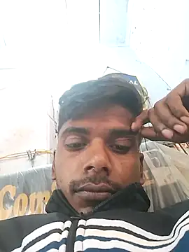 Snapshot of parmila203 chatting on February 10, 6:28 am parmila203 online show from February 10, 6:28 am