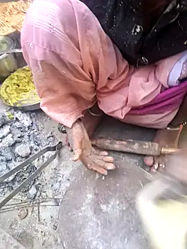 Snapshot of parmila203 chatting on February 18, 2:51 am parmila203 online show from February 18, 2:51 am