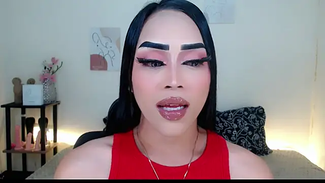 Snapshot of Lessandra_Lust chatting on October 10, 11:04 pm Lessandra Lust online show from October 10, 11:04 pm