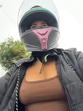 AlannaEvons online show from February 24, 5:11 pm