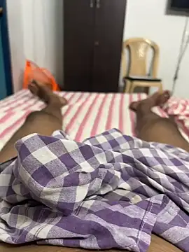 usermood2000 online show from October 9, 7:17 am