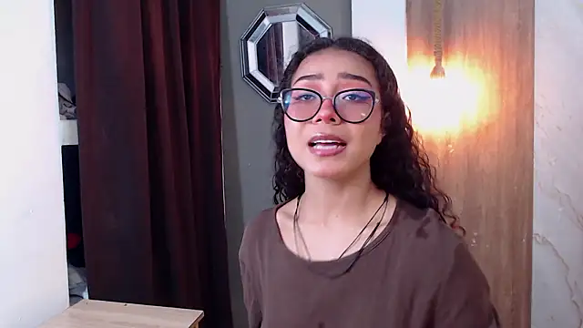 Snapshot of honeymoon_12 chatting on February 9, 4:38 am honeymoon 12 online show from February 9, 4:38 am