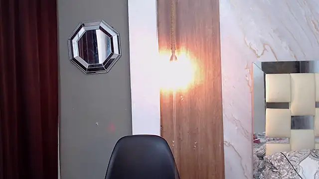 Snapshot of honeymoon_12 chatting on February 19, 3:02 am honeymoon 12 online show from February 19, 3:02 am