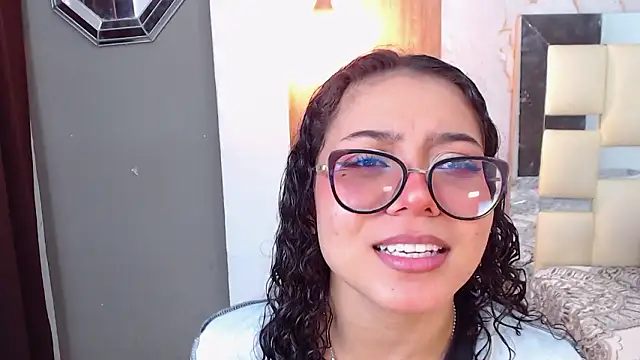 Snapshot of honeymoon_12 chatting on February 21, 7:42 am honeymoon 12 online show from February 21, 7:42 am