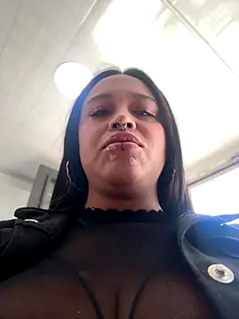 -Mia1 online show from November 11, 3:01 pm