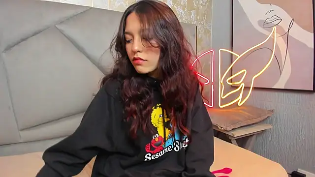 Elliecute online show from October 1, 2:23 pm