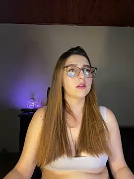 CoraVibes online show from October 1, 7:42 pm