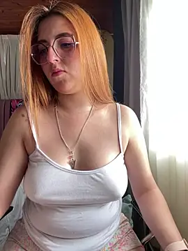 CoraVibes online show from May 21, 12:12 pm