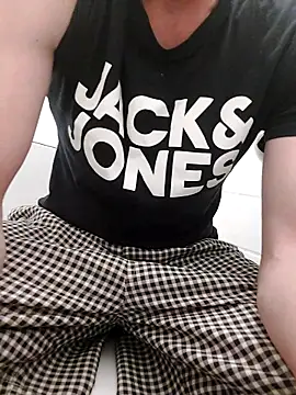 Snapshot of Hahahhdsj112 chatting on October 4, 9:35 pm Hahahhdsj112 online show from October 4, 9:35 pm