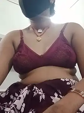 Snapshot of Nehaja33e chatting on July 20, 11:18 pm Nehaja33e online show from July 20, 11:18 pm