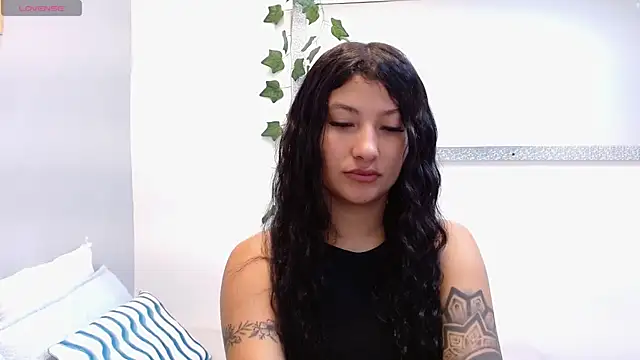 Snapshot of louis_k chatting on February 24, 11:30 am louis k online show from February 24, 11:30 am