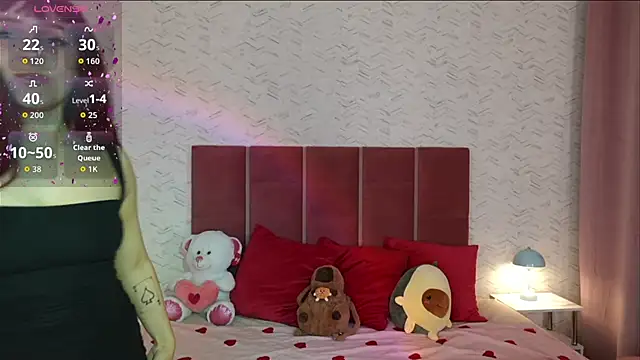 Snapshot of CoralineSky chatting on September 12, 8:42 pm CoralineSky online show from September 12, 8:42 pm