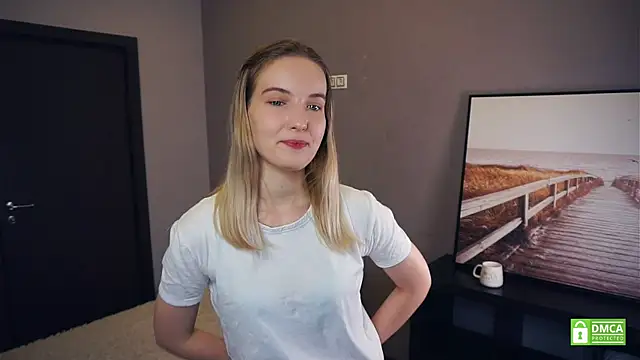 HongTomczak online show from September 22, 6:59 am