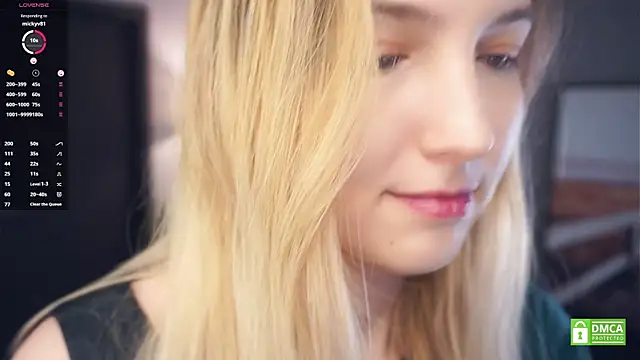 HongTomczak online show from October 10, 8:13 am