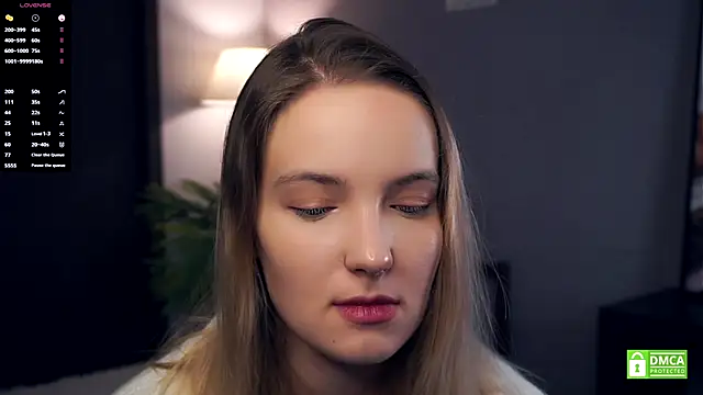 HongTomczak online show from October 14, 7:42 am