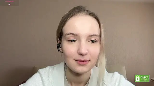 HongTomczak online show from February 22, 7:51 am