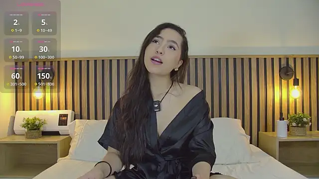 emma morales  online show from October 21, 11:44 am