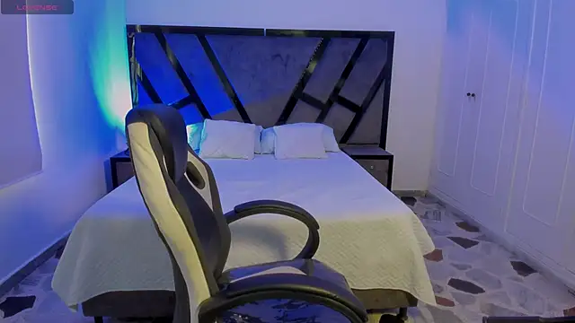 IanGilbert online show from November 28, 8:11 pm