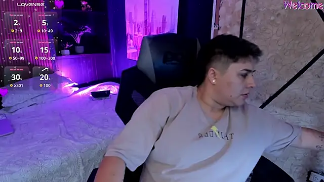 Snapshot of IanGilbert chatting on March 2, 9:21 pm IanGilbert online show from March 2, 9:21 pm