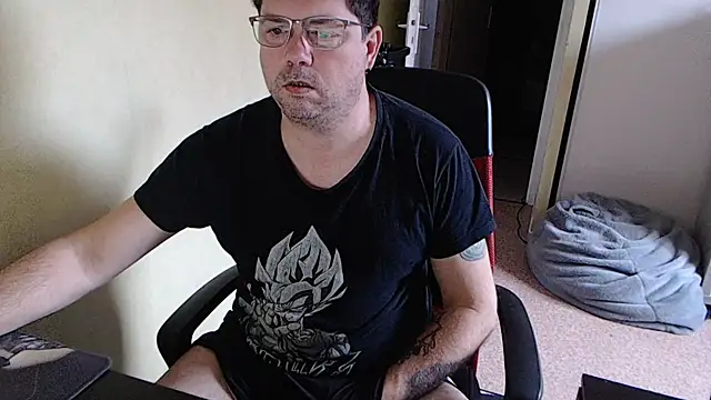 Snapshot of blueandwhite1 chatting on February 19, 7:50 am blueandwhite1 online show from February 19, 7:50 am