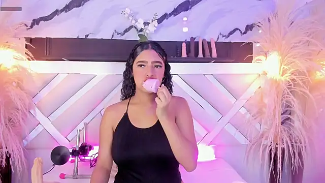 Zoe-Johnson  online show from April 14, 9:43 pm