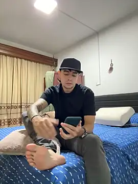 Snapshot of Jaguer2213 chatting on September 20, 1:50 am Jaguer2213 online show from September 20, 1:50 am