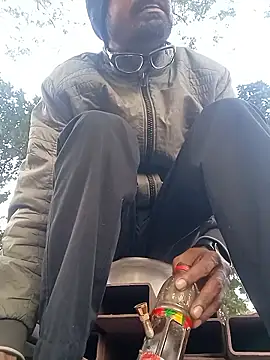 Snapshot of Mr_xxx007@xh chatting on January 19, 1:42 am Mr xxx007xh online show from January 19, 1:42 am